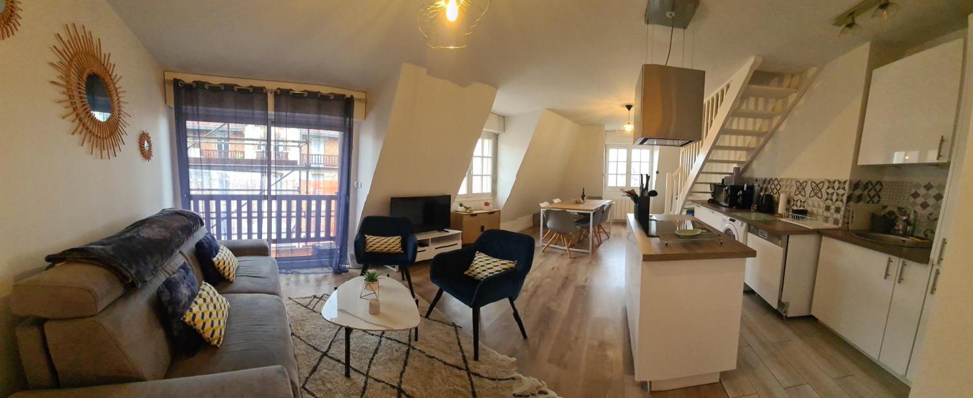 Duplex Au Coeur De Deauville Avec Vue Imprenable Et Parking Prive Exterior photo